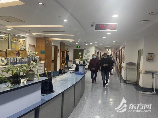 九游会真人游戏第一品专业照顾护士员24小时全程照护 实探上海病院试点“免陪护病房(图3)